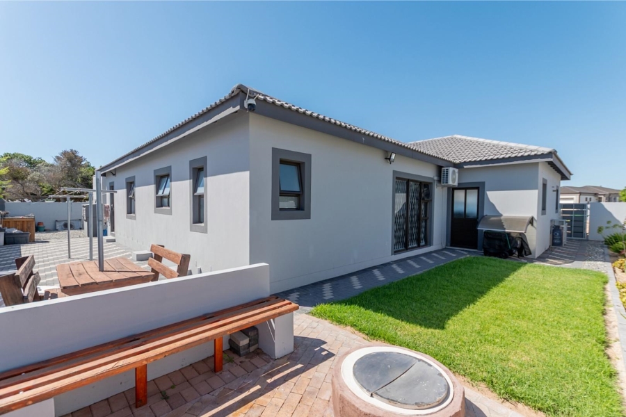 4 Bedroom Property for Sale in Country Club Western Cape